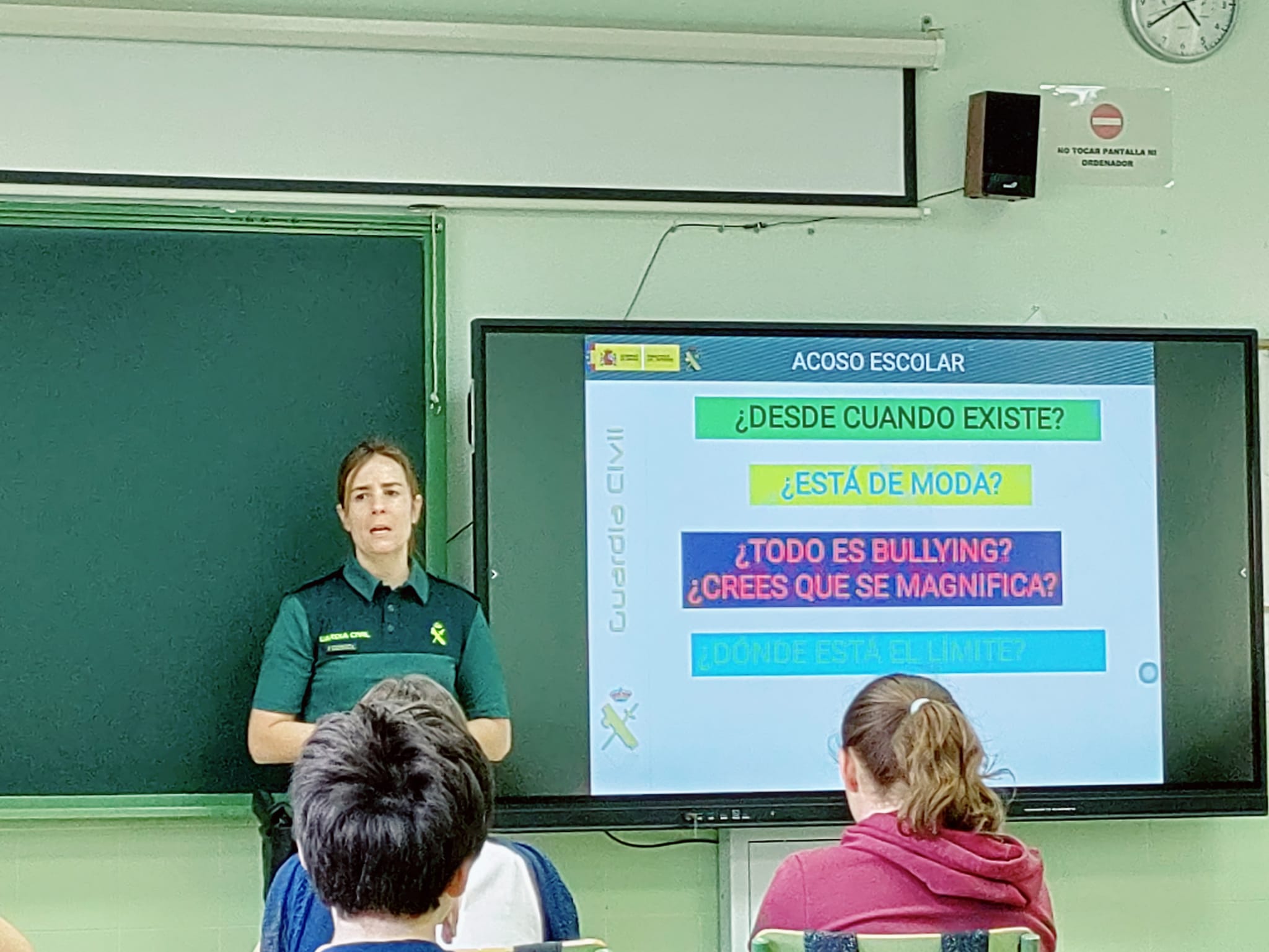 La Guardia Civil nos habló de acosos y redes sociales